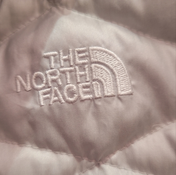 Women's North Face Vest - Picture 2 of 3